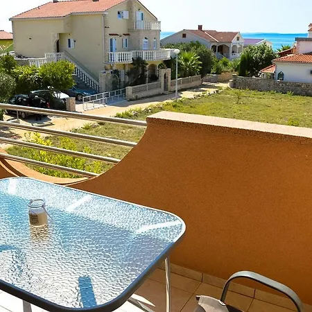 Dobra Holiday Lägenhetshotell Vir
