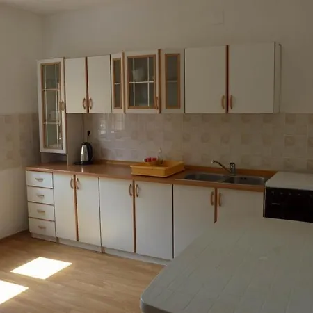 Dobra Holiday Lägenhetshotell Vir