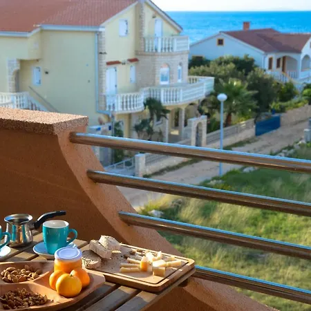 Dobra Holiday Lägenhetshotell Vir