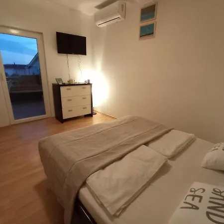 Lägenhetshotell Dobra Holiday