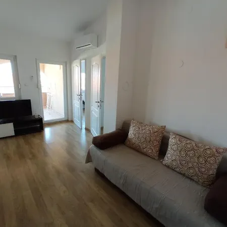Dobra Holiday Lägenhetshotell Vir